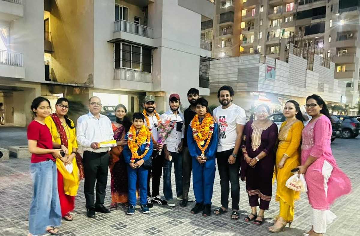 नेपाल से स्वर्ण पदक जीतकर आने पर खिलाड़ियों का किया गया स्वागत